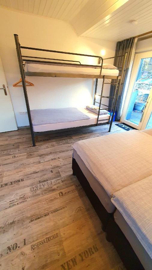 Frankes Lodge Apartment Mit Garten Und Pool, 6 Einzelbetten, Parkplatz Essen Luaran gambar