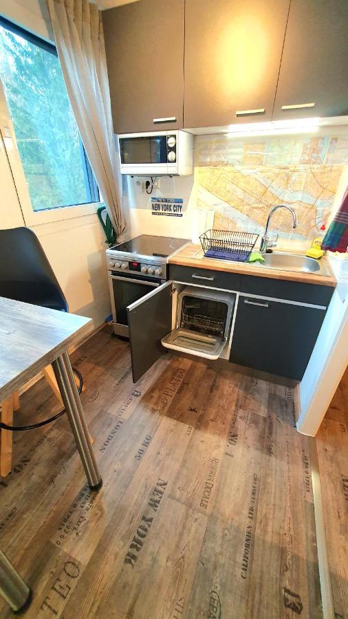 Frankes Lodge Apartment Mit Garten Und Pool, 6 Einzelbetten, Parkplatz Essen Luaran gambar